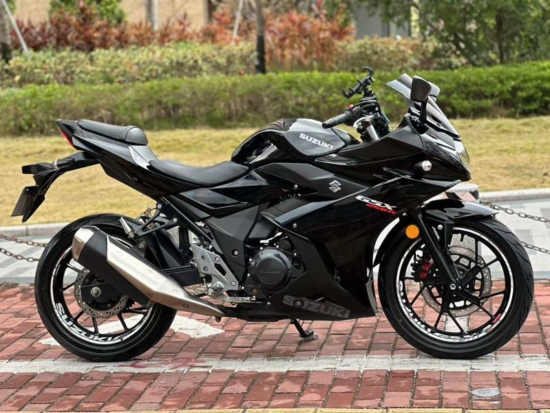 二手豪爵铃木GSX250R