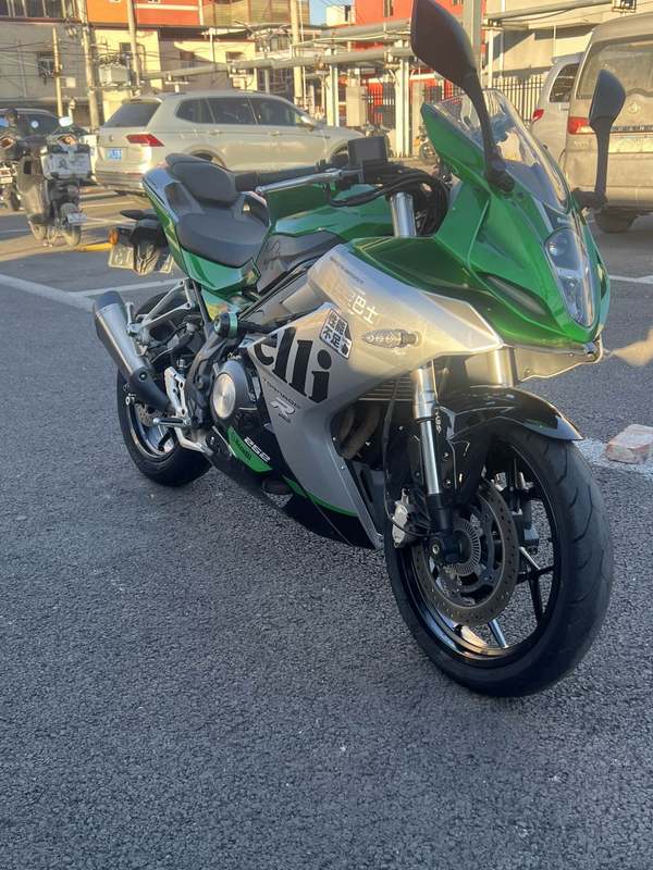 二手贝纳利龙卷风 Tornado 252R