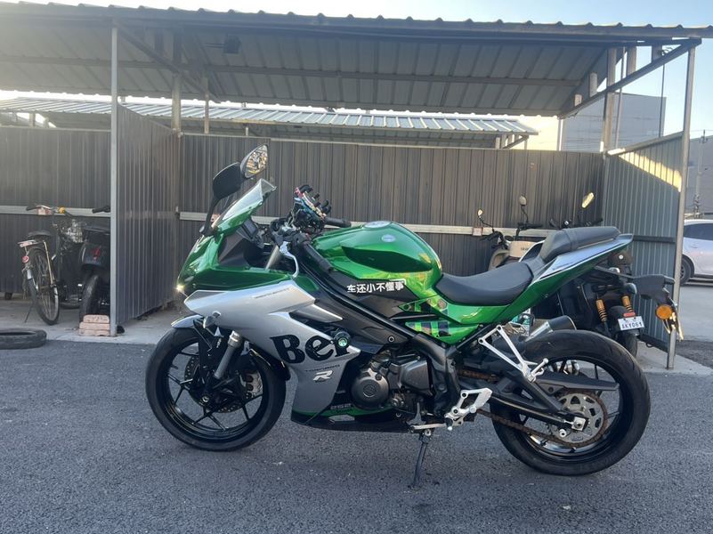 二手贝纳利龙卷风 Tornado 252R