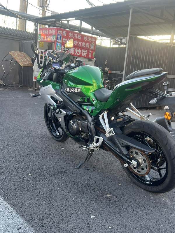 二手贝纳利龙卷风 Tornado 252R