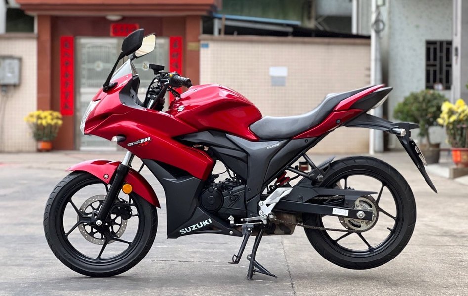 二手济南铃木极客飒 Gixxer 155