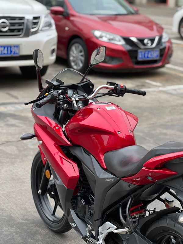二手济南铃木极客飒 Gixxer 155