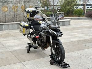 二手贝纳利金鹏 TRK251