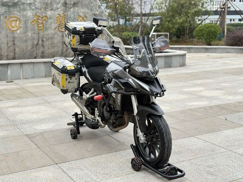 二手贝纳利金鹏 TRK251