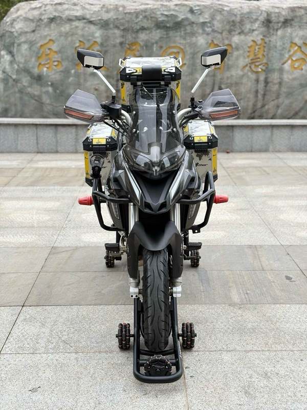 二手贝纳利金鹏 TRK251