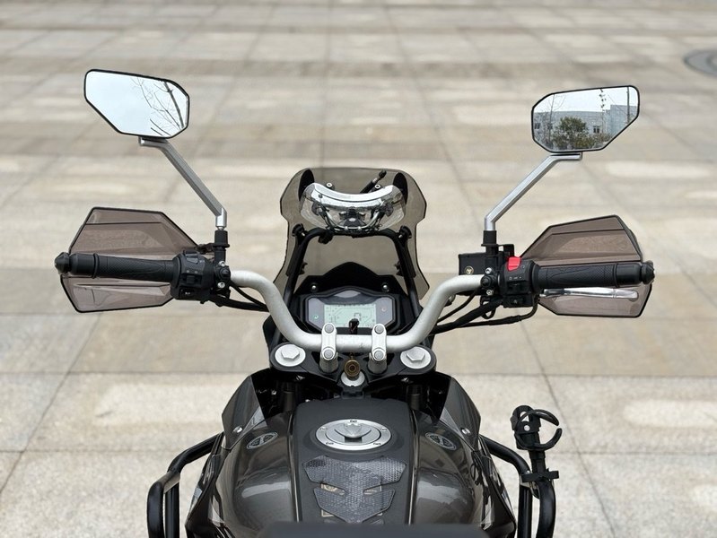 二手贝纳利金鹏 TRK251