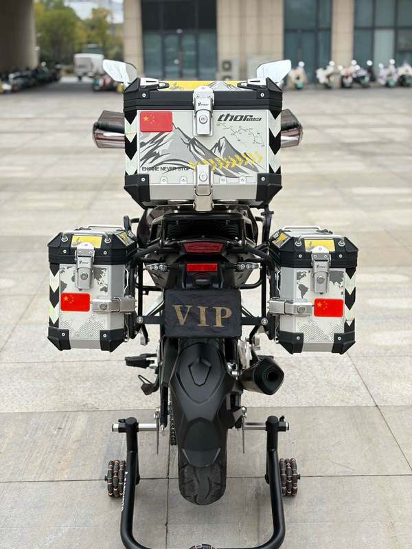 二手贝纳利金鹏 TRK251