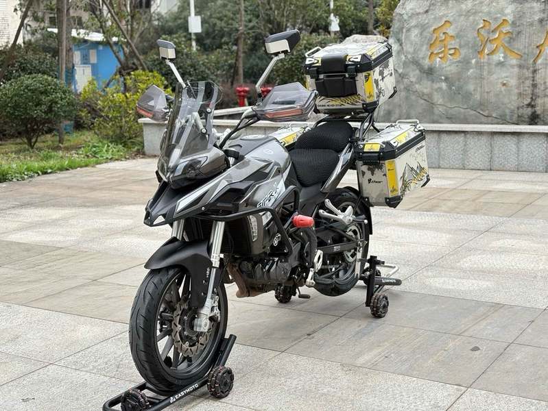 二手贝纳利金鹏 TRK251
