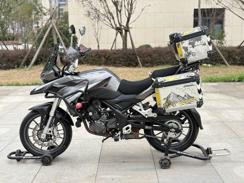 二手贝纳利金鹏 TRK251