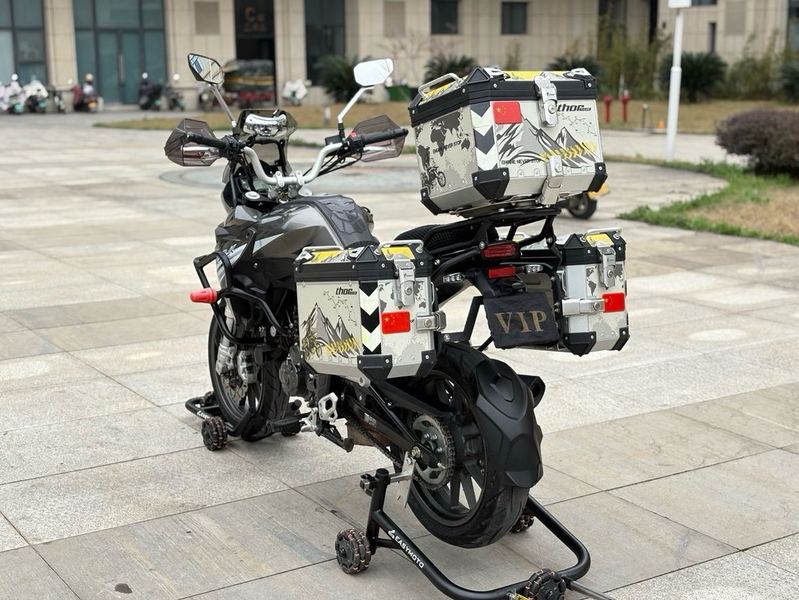 二手贝纳利金鹏 TRK251