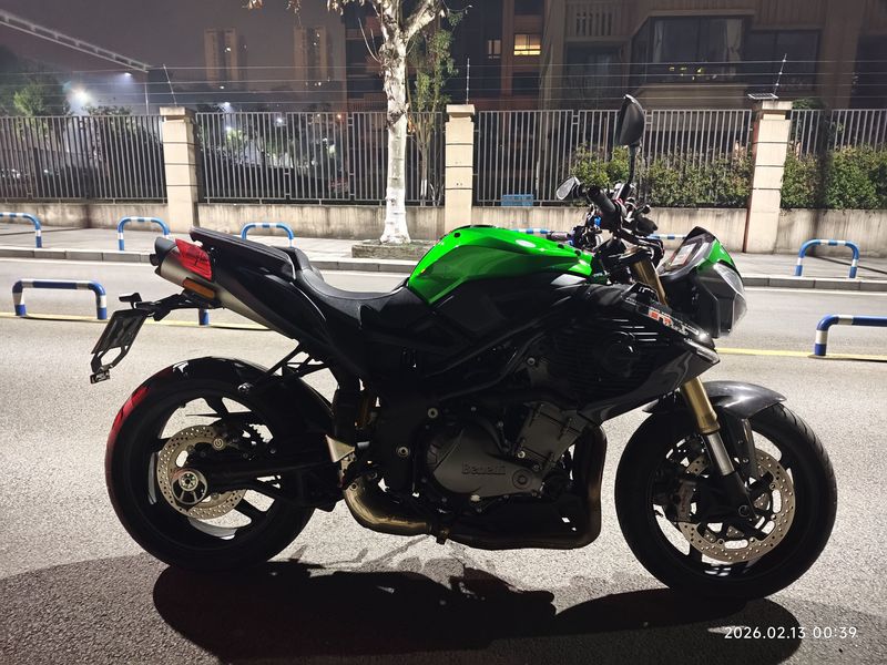 二手贝纳利TNT899