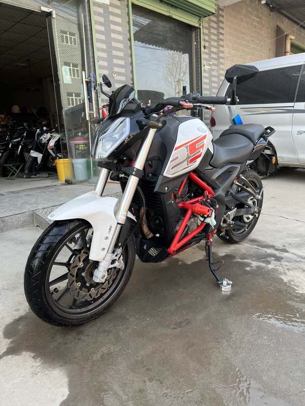 二手贝纳利小黄龙 TNT25