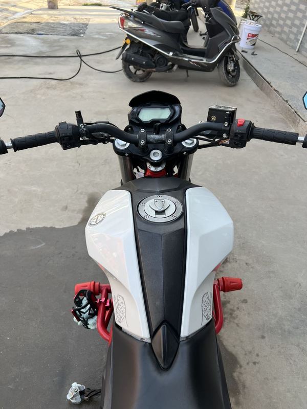 二手贝纳利小黄龙 TNT25