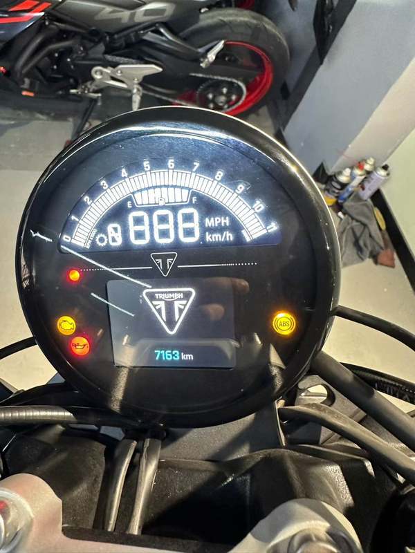 二手凯旋Trident 660