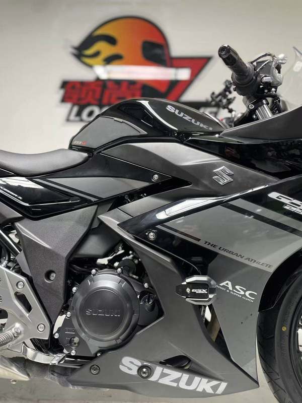 二手豪爵铃木GSX250R