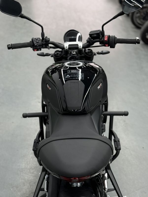 二手凯旋Trident 660