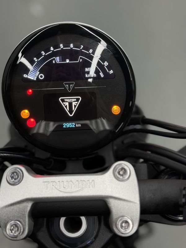 二手凯旋Trident 660