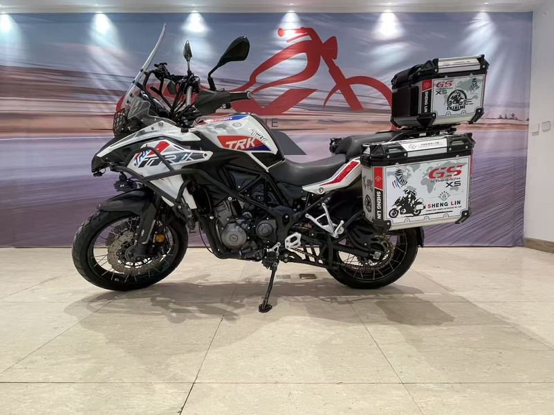 二手贝纳利金鹏 TRK502