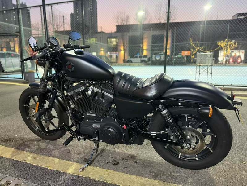 二手哈雷戴维森Iron883 硬汉