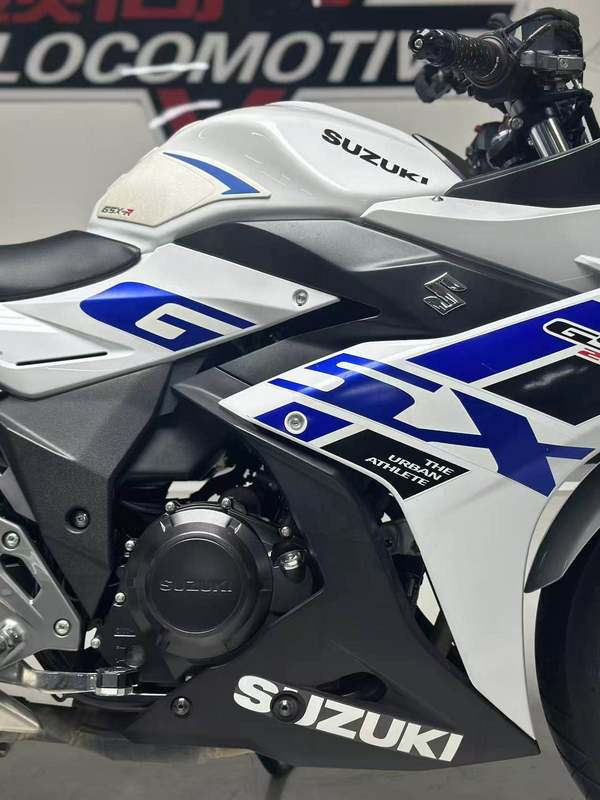二手豪爵铃木GSX250R