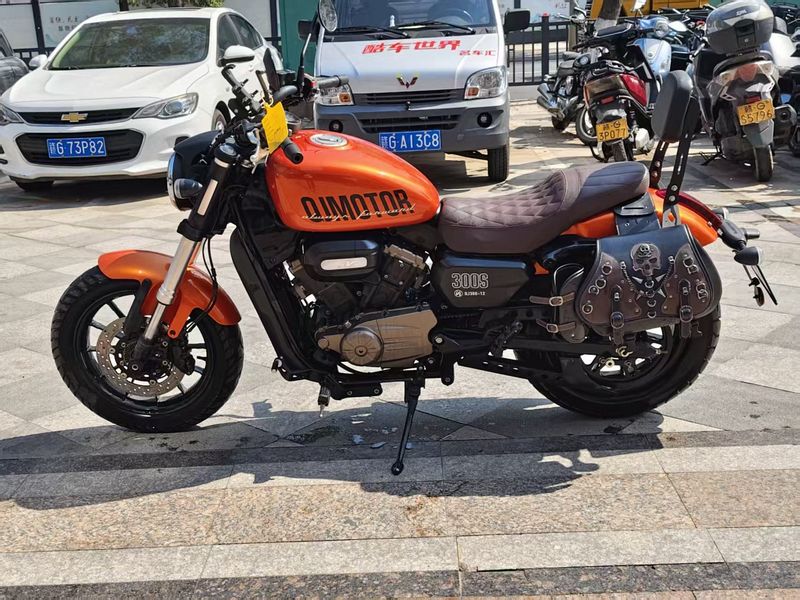 二手QJMOTOR闪300