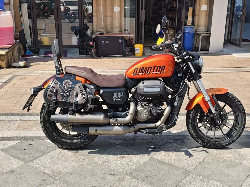二手QJMOTOR闪300