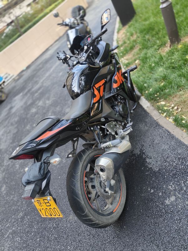 二手豪爵铃木GSX250R
