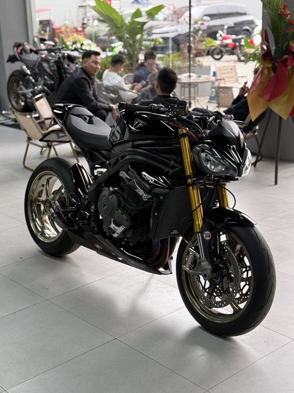 二手凯旋Speed Triple 1200