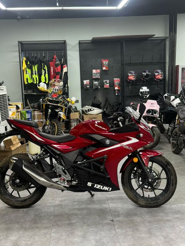 二手豪爵铃木GSX250R