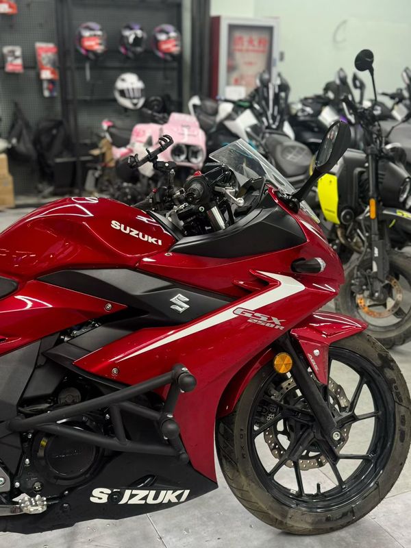 二手豪爵铃木GSX250R