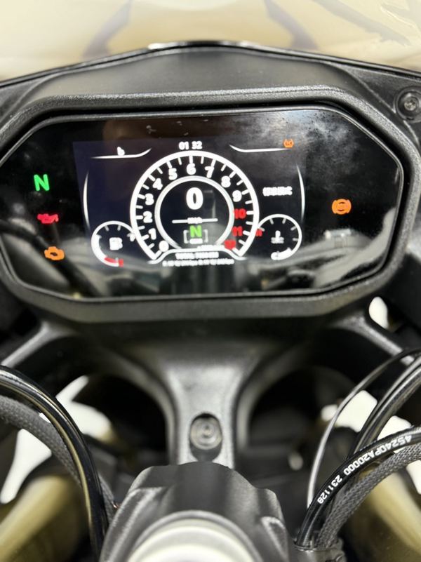 二手贝纳利龙卷风 Tornado 552R