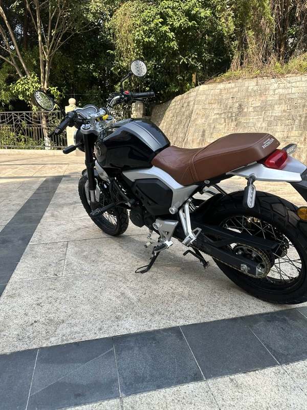 二手五羊本田鸷道 CB190SS