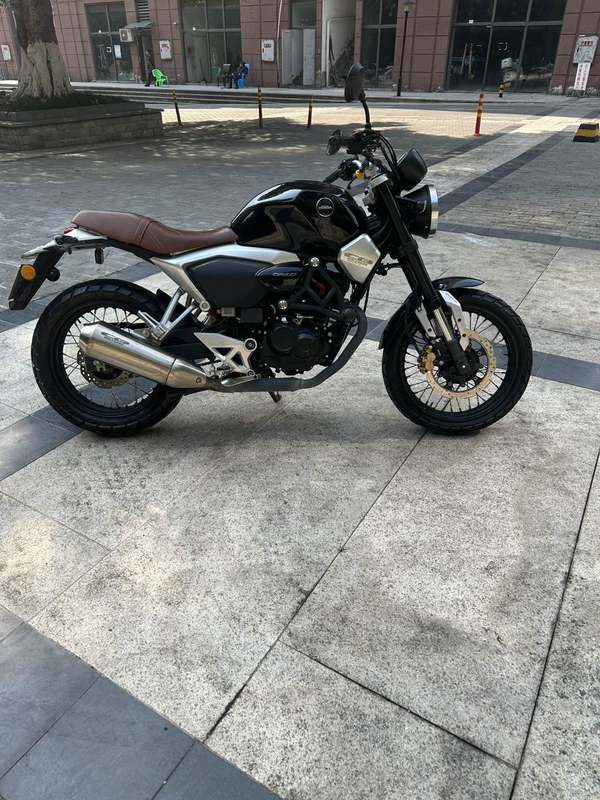 二手五羊本田鸷道 CB190SS