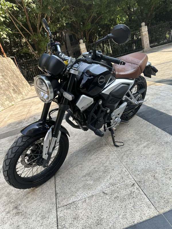 二手五羊本田鸷道 CB190SS