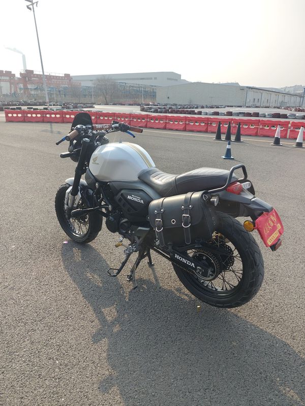 二手五羊本田鸷道 CB190SS