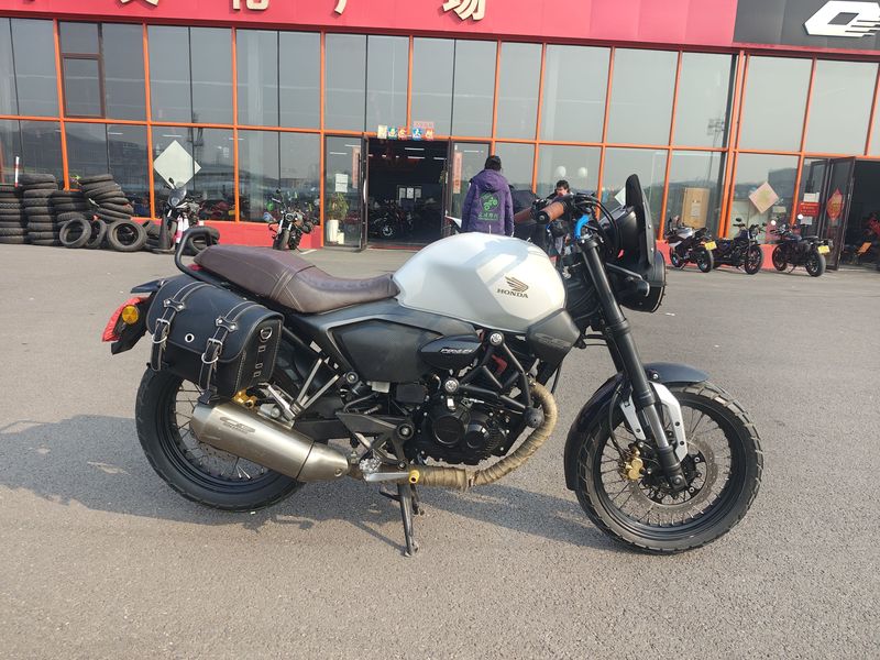 二手五羊本田鸷道 CB190SS