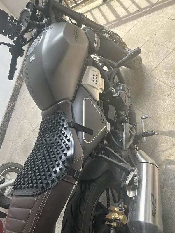 二手五羊本田鸷道 CB190SS