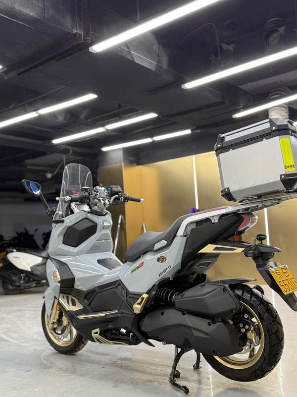 二手三阳哈士奇 Husky ADV150