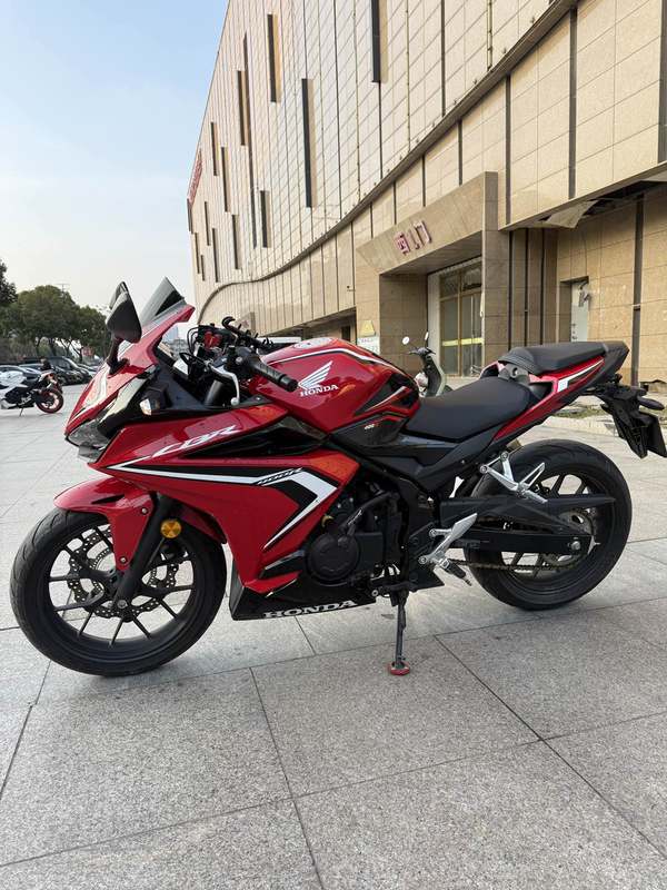 二手本田CBR400R