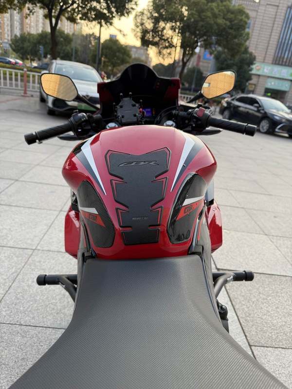 二手本田CBR400R