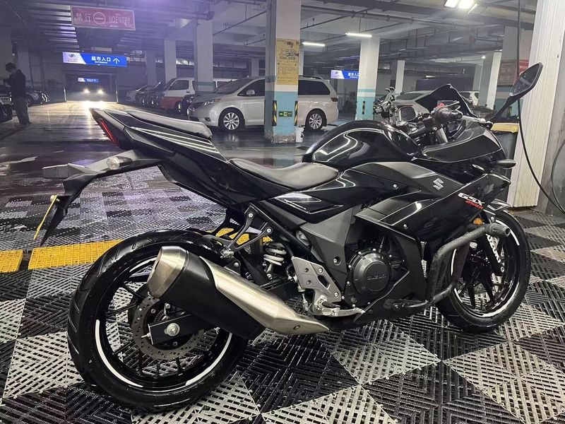 二手豪爵铃木GSX250R