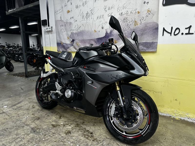 二手贝纳利龙卷风 Tornado 552R