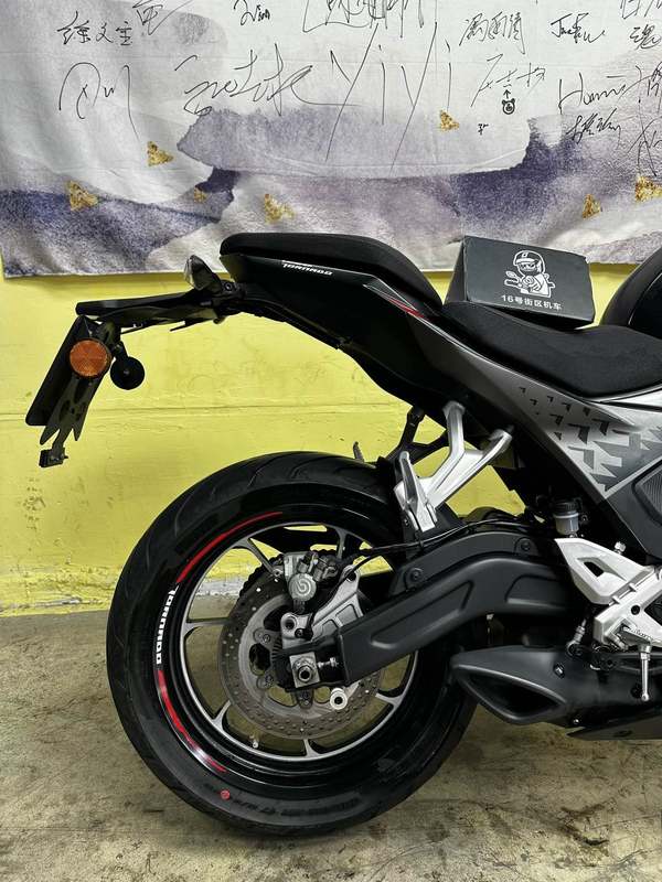 二手贝纳利龙卷风 Tornado 552R