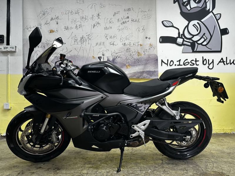 二手贝纳利龙卷风 Tornado 552R