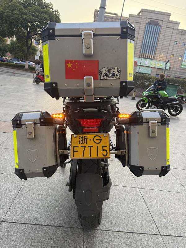 二手贝纳利金鹏 TRK502