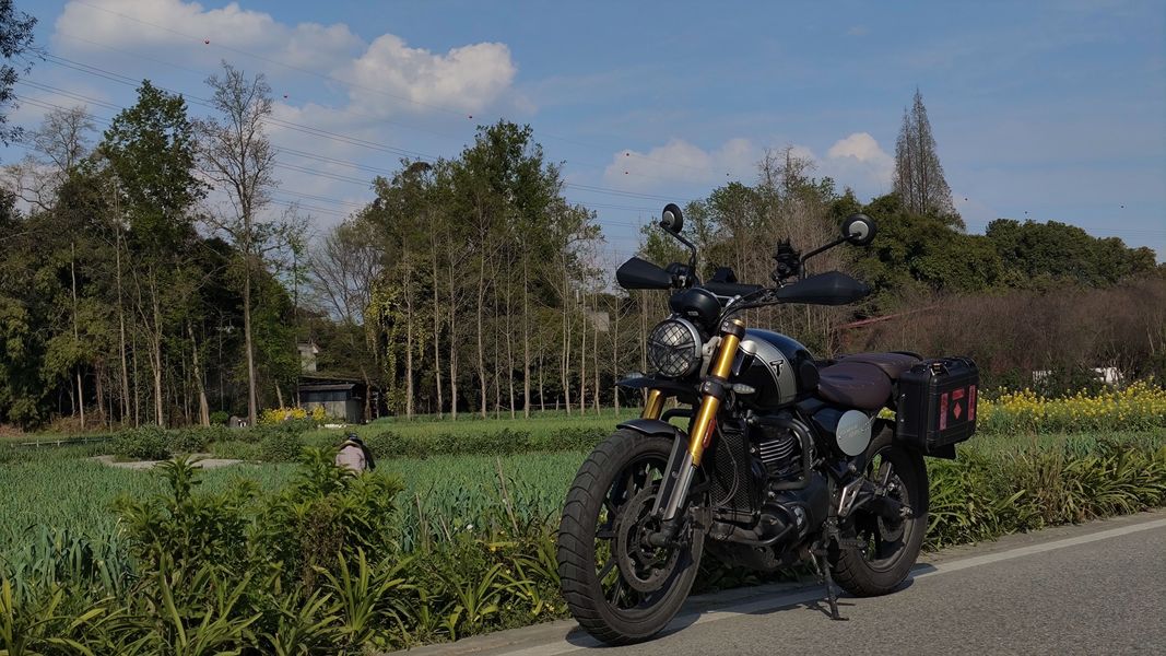 二手凯旋Scrambler 400 X