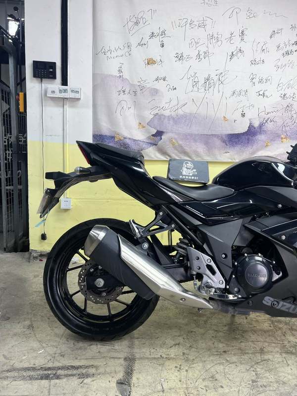 二手豪爵铃木GSX250R