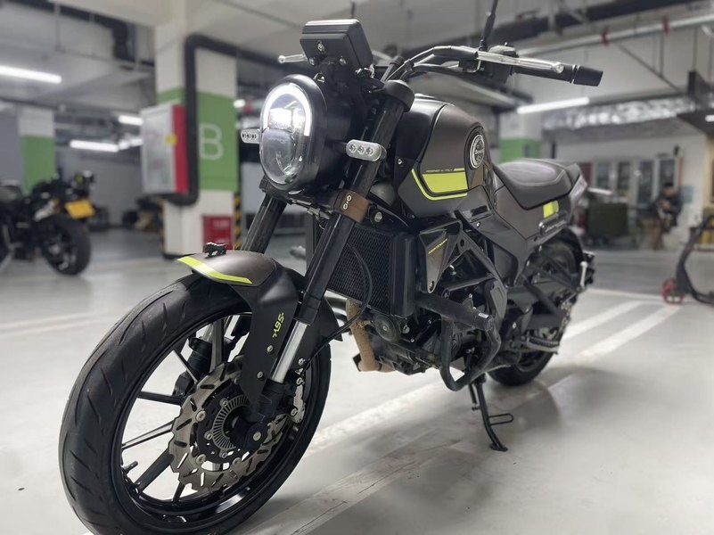 二手贝纳利幼狮 Leoncino 250