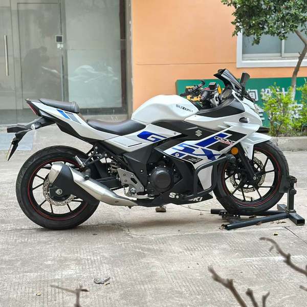 二手豪爵铃木GSX250R