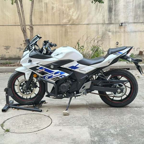 二手豪爵铃木GSX250R